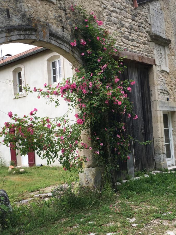 Bed and Breakfast La Grange Aux Dames Geville Екстер'єр фото